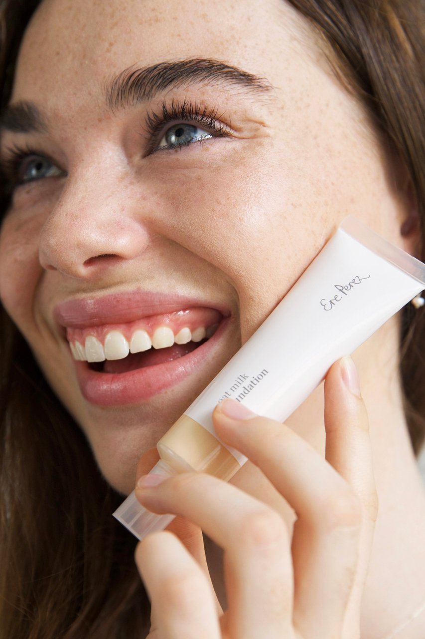 <strong>ERE PEREZ</strong><br> Base de Maquillaje - Imagen 4