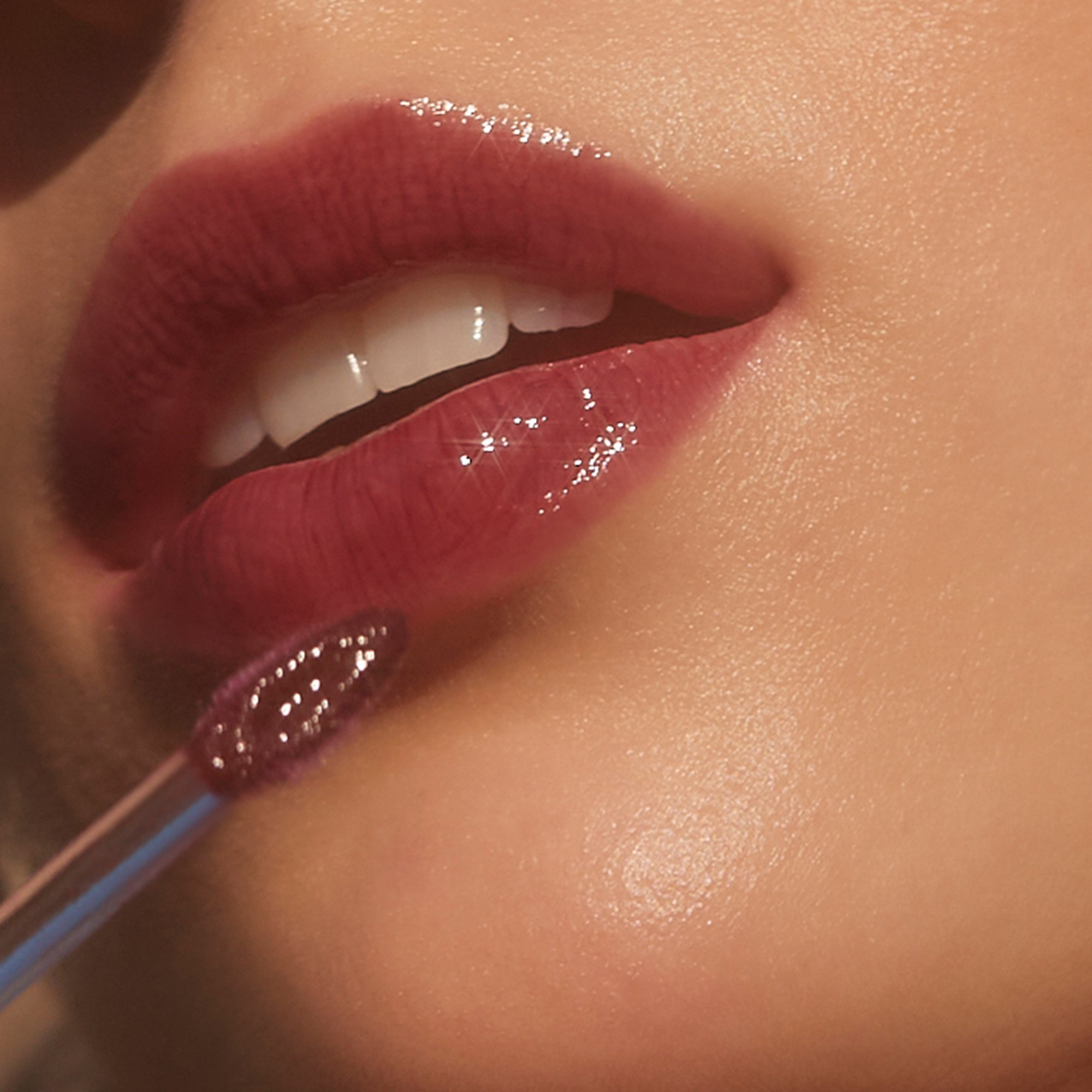 <strong>ROEN</strong><br> Kiss My Liquid Lip Balm - Imagen 4